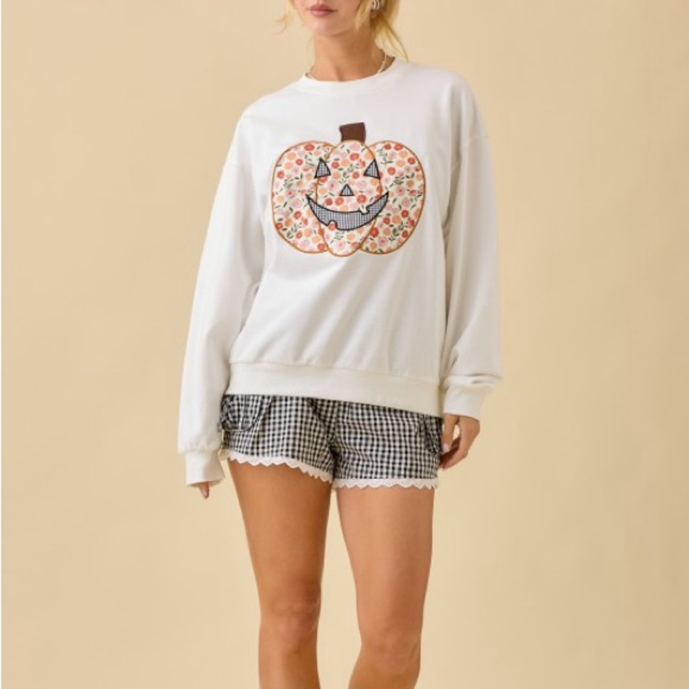 Hazy Daisy Halloween Sweatshirt S-L - Picture 3 of 8